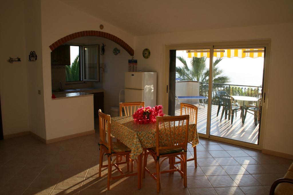 Residenza Stefanelli Lägenhet Capo Vaticano Rum bild