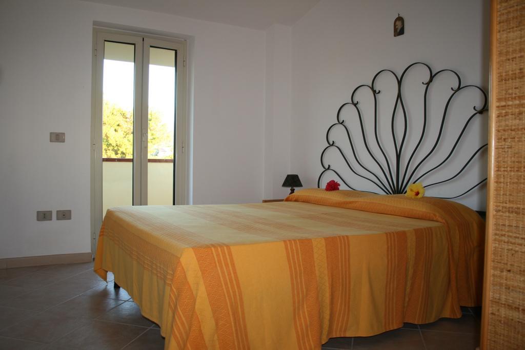 Residenza Stefanelli Lägenhet Capo Vaticano Rum bild
