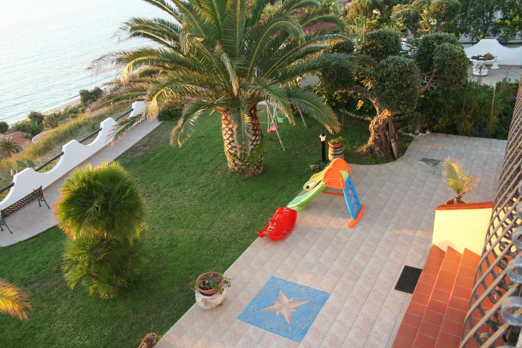 Residenza Stefanelli Lägenhet Capo Vaticano Rum bild