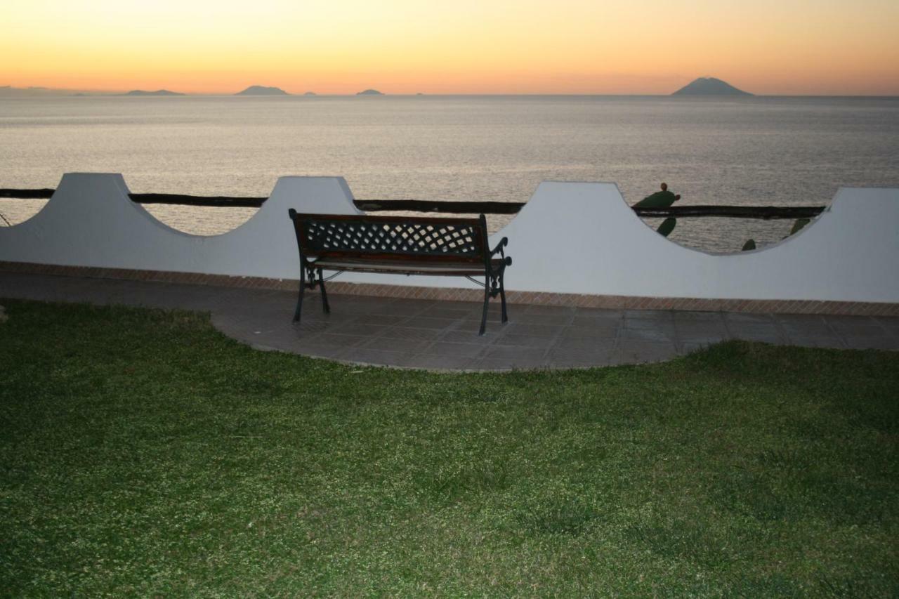 Residenza Stefanelli Lägenhet Capo Vaticano Exteriör bild